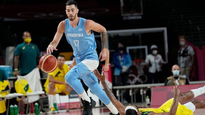 爱人身上涂上酸奶