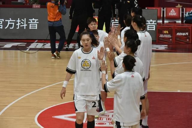 日韩成人在线免费视频
